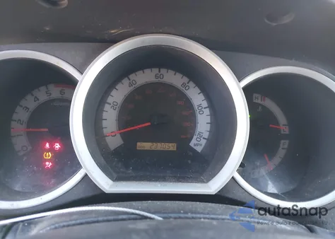 2013 Toyota Tacoma Base V6 z USA, uszkodzony, nr VIN 3TMMU4FN7DM058853